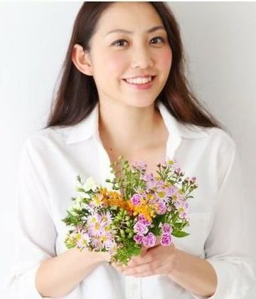 【d_795582】【屈辱からの覚醒】37歳小柄警部補、ショッカー戦闘員20人に乱され、25歳処女巡査部長の愛と絆で無双の白い特撮ヒロインへ変身する【YAMATO】
