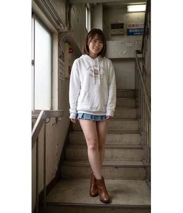 【d_820040】レトロな階段で見つめられて【「ゆっちゃん フォトスタジオ」】